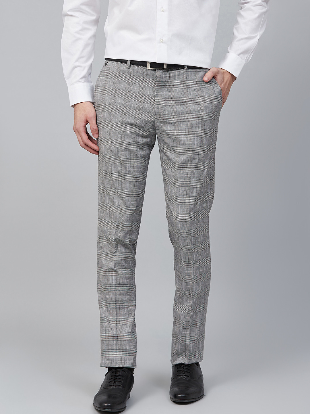 

Blackberrys Men Grey & Black Slim Fit Checked Formal Trousers