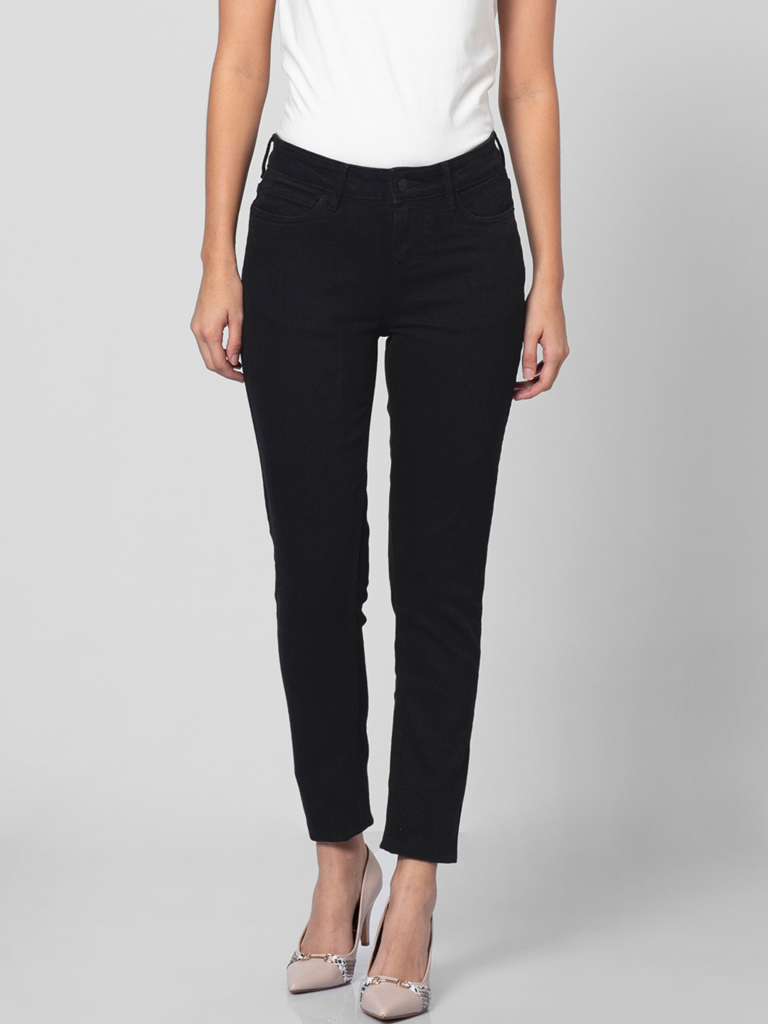 

Vero Moda Women Black Skinny Fit Mid-Rise Clean Look Jeans