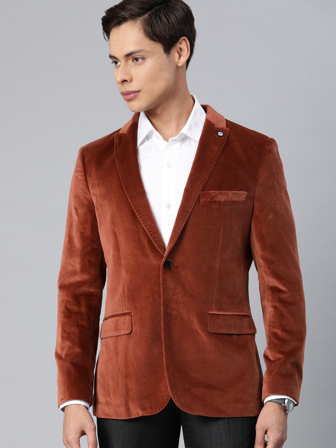 

Arrow Men Rust Brown Solid Tailored Fit Velvet Single Breasted Casual Pure Cotton Blazer