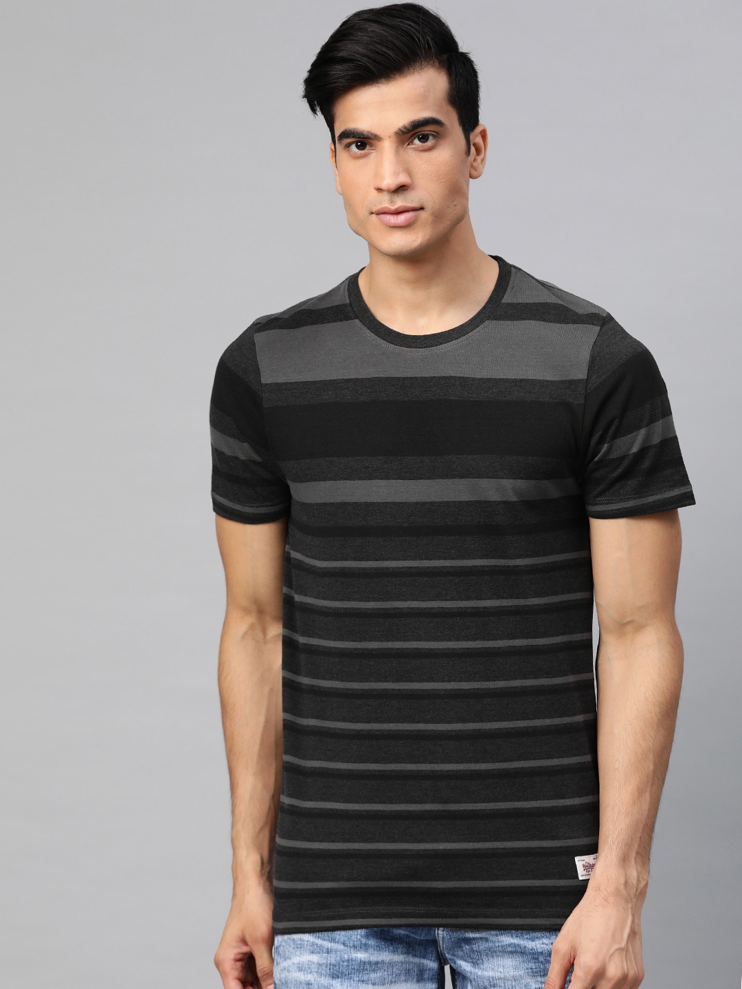 

Roadster Men Charcoal Grey Striped Round Neck T-shirt