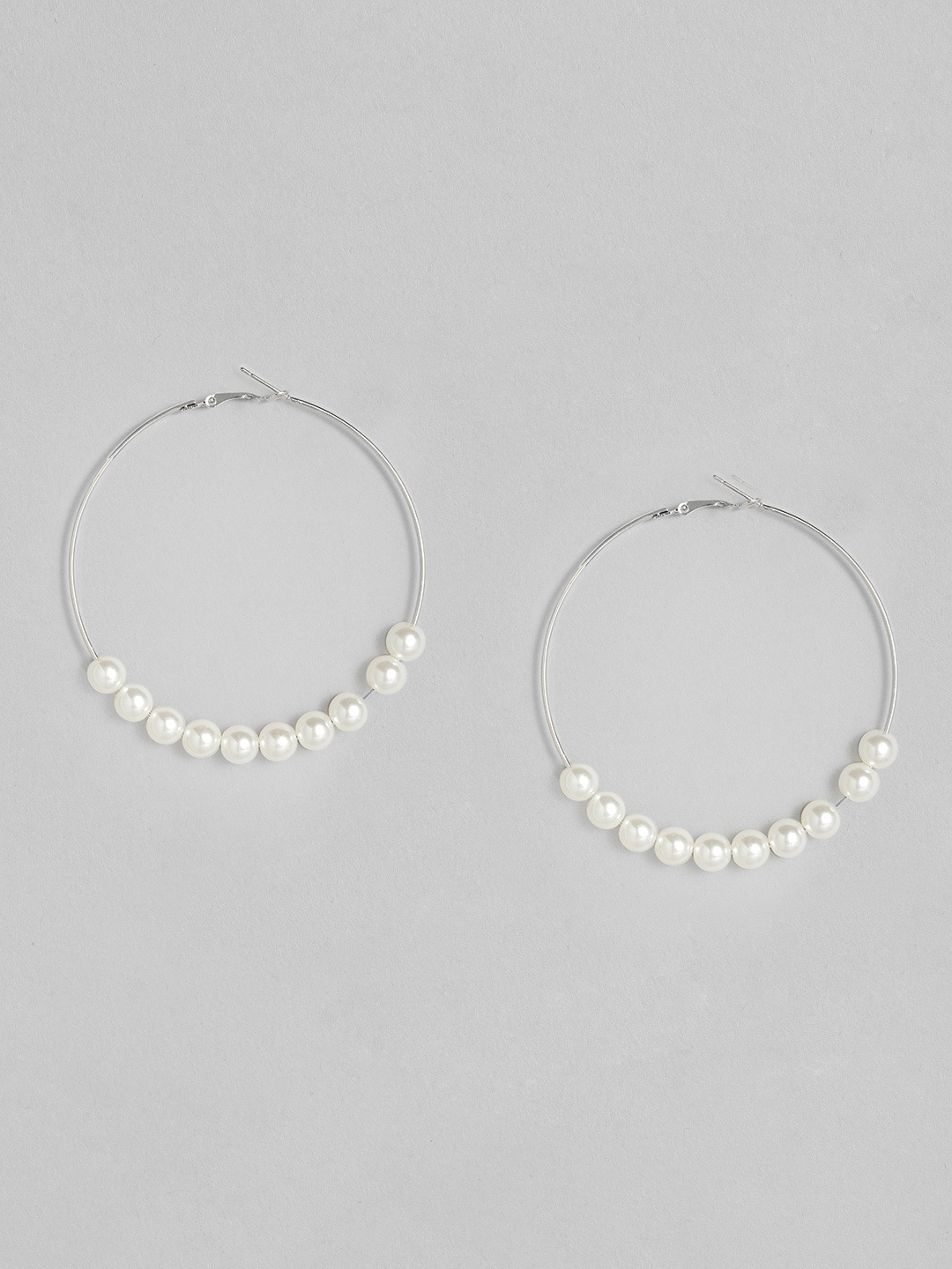 

justpeachy White Silver-Plated Pearl Circular Hoop Earrings