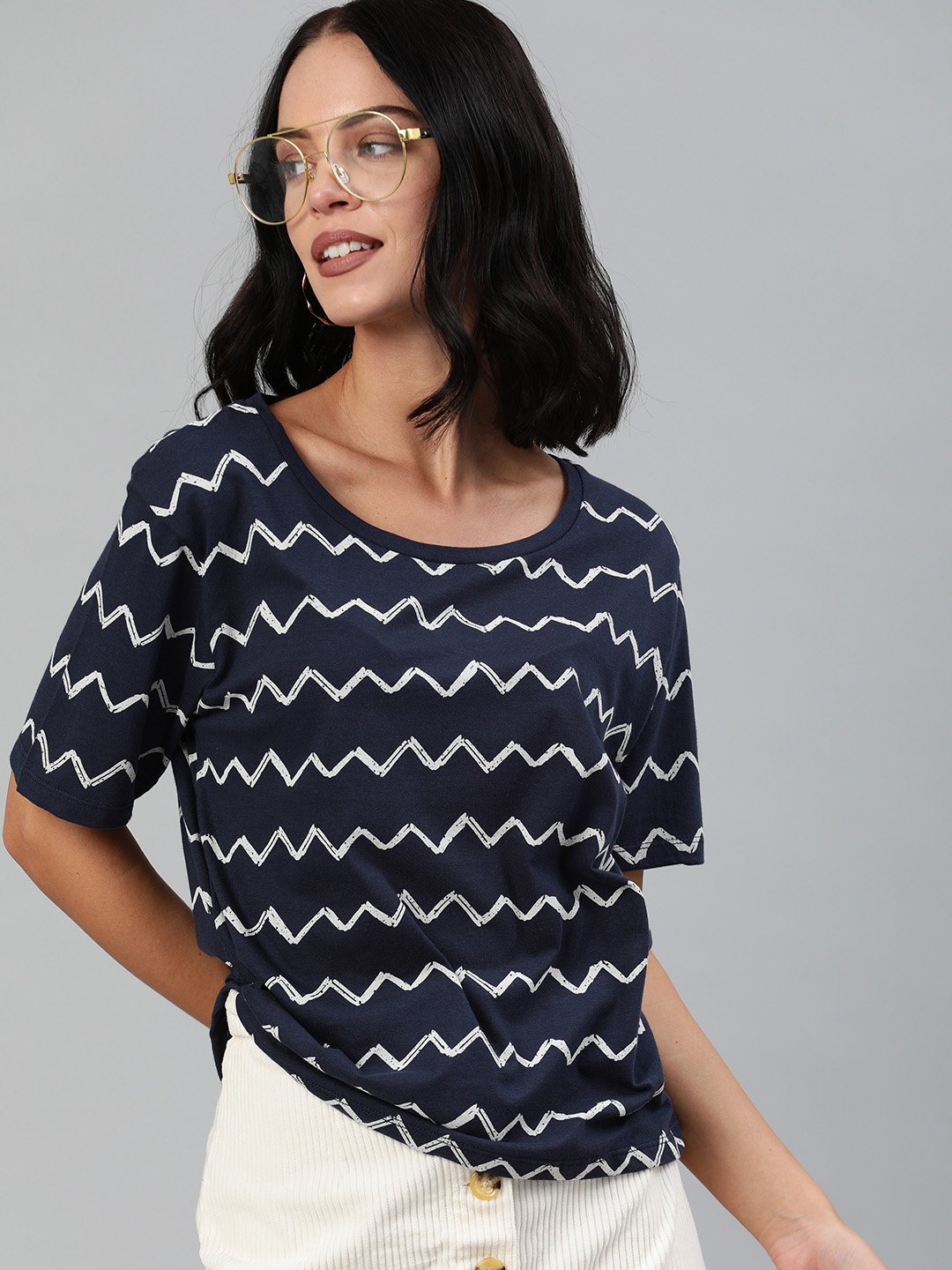 

HERENOW Women Navy Blue White Chevron Printed Round Neck Pure Cotton T-shirt