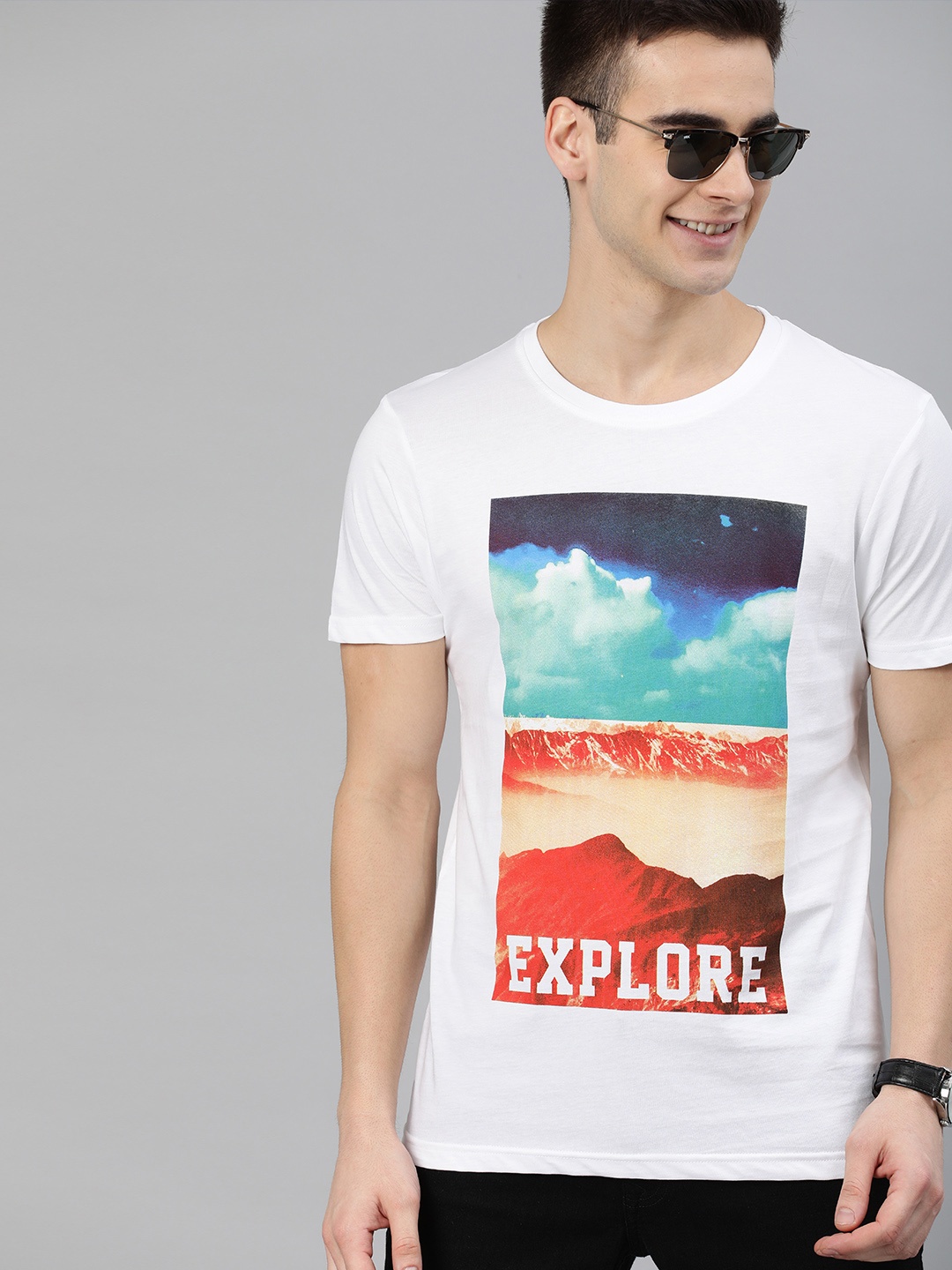 

HERENOW Men White Printed Round Neck Pure Cotton T-shirt