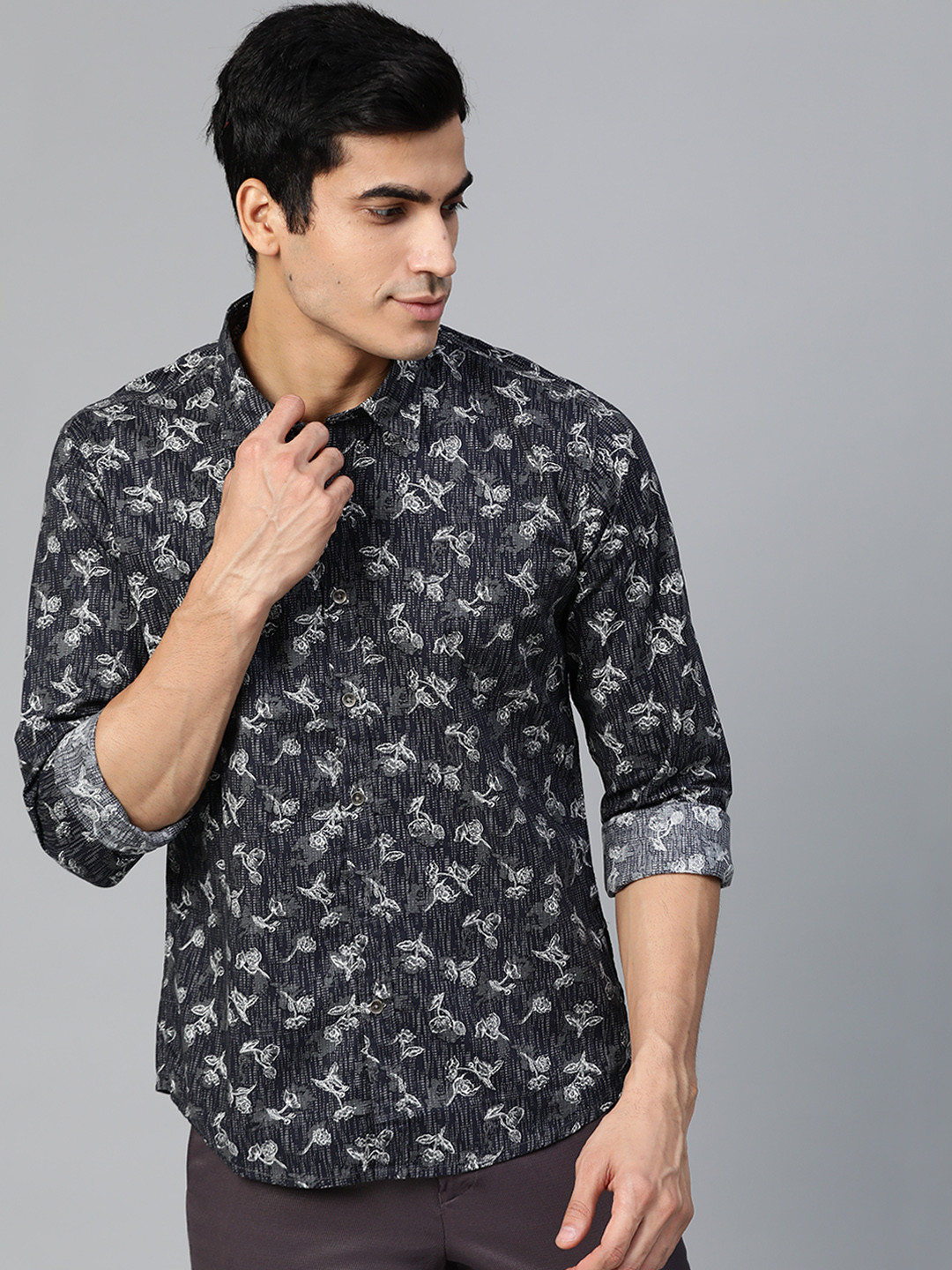 

BEAT LONDON by PEPE JEANS Men Black & Off-White Slim Fit Floral Printed Casual Shirt