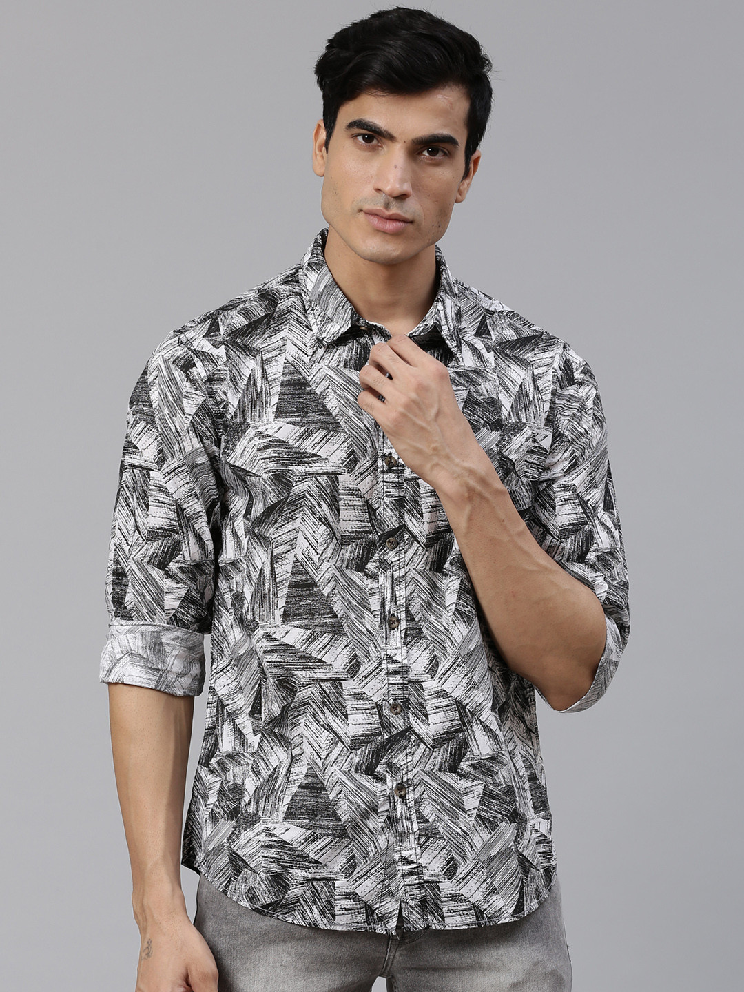 

BEAT LONDON by PEPE JEANS Men White & Black Slim Fit Printed Casual Shirt