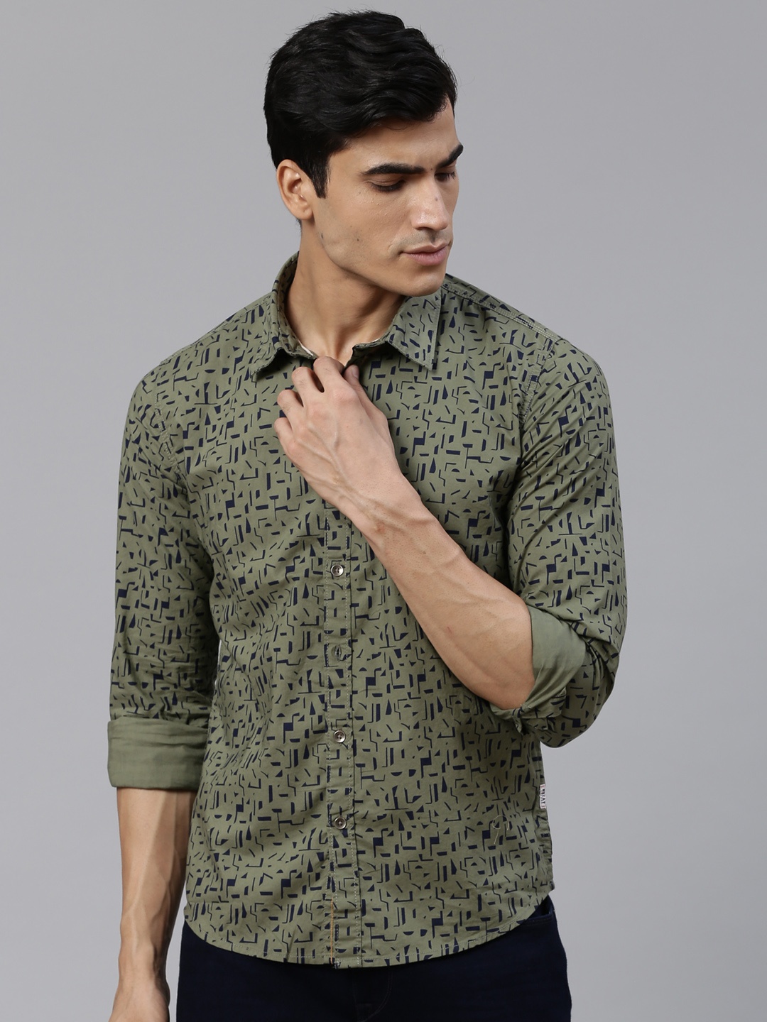 

BEAT LONDON by PEPE JEANS Men Green & Navy Blue Slim Fit Printed Casual Shirt