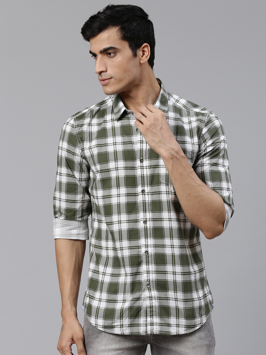 

BEAT LONDON by PEPE JEANS Men White & Olive Green Slim Fit Checked Casual Shirt