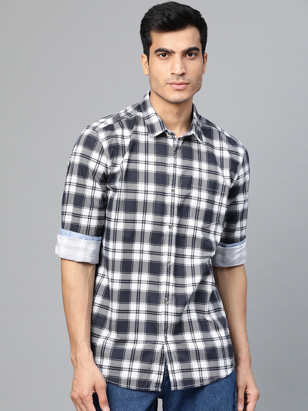 

BEAT LONDON by PEPE JEANS Men Navy Blue & White Slim Fit Checked Casual Shirt