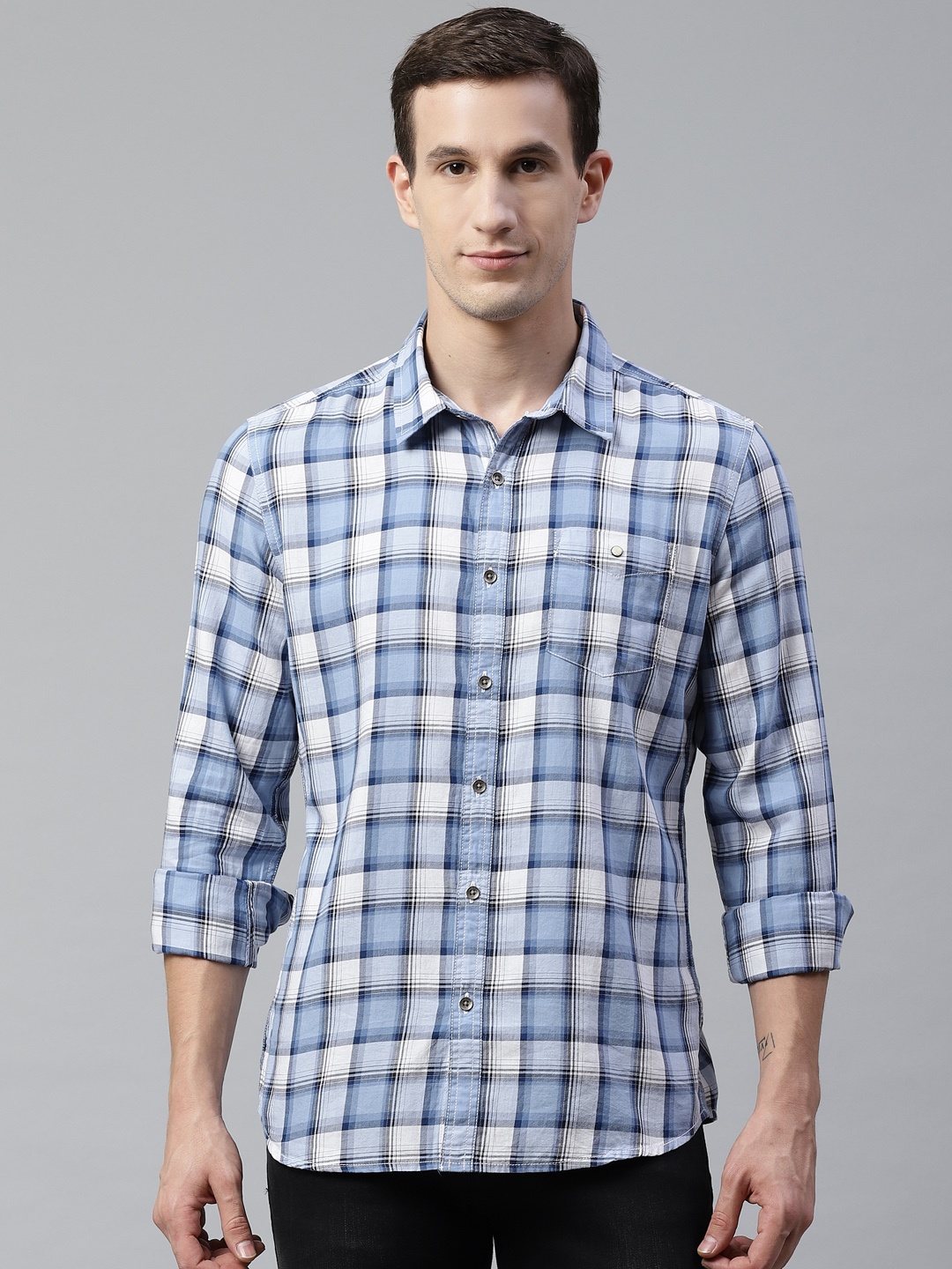 

BEAT LONDON by PEPE JEANS Men Blue & White Slim Fit Checked Casual Shirt