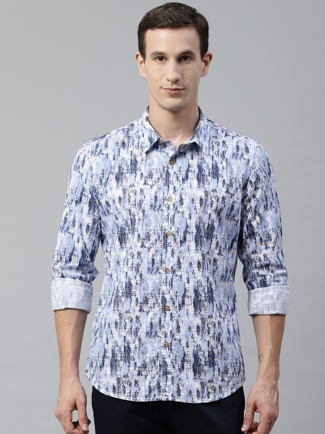 

BEAT LONDON by PEPE JEANS Men Blue & White Slim Fit Printed Casual Shirt