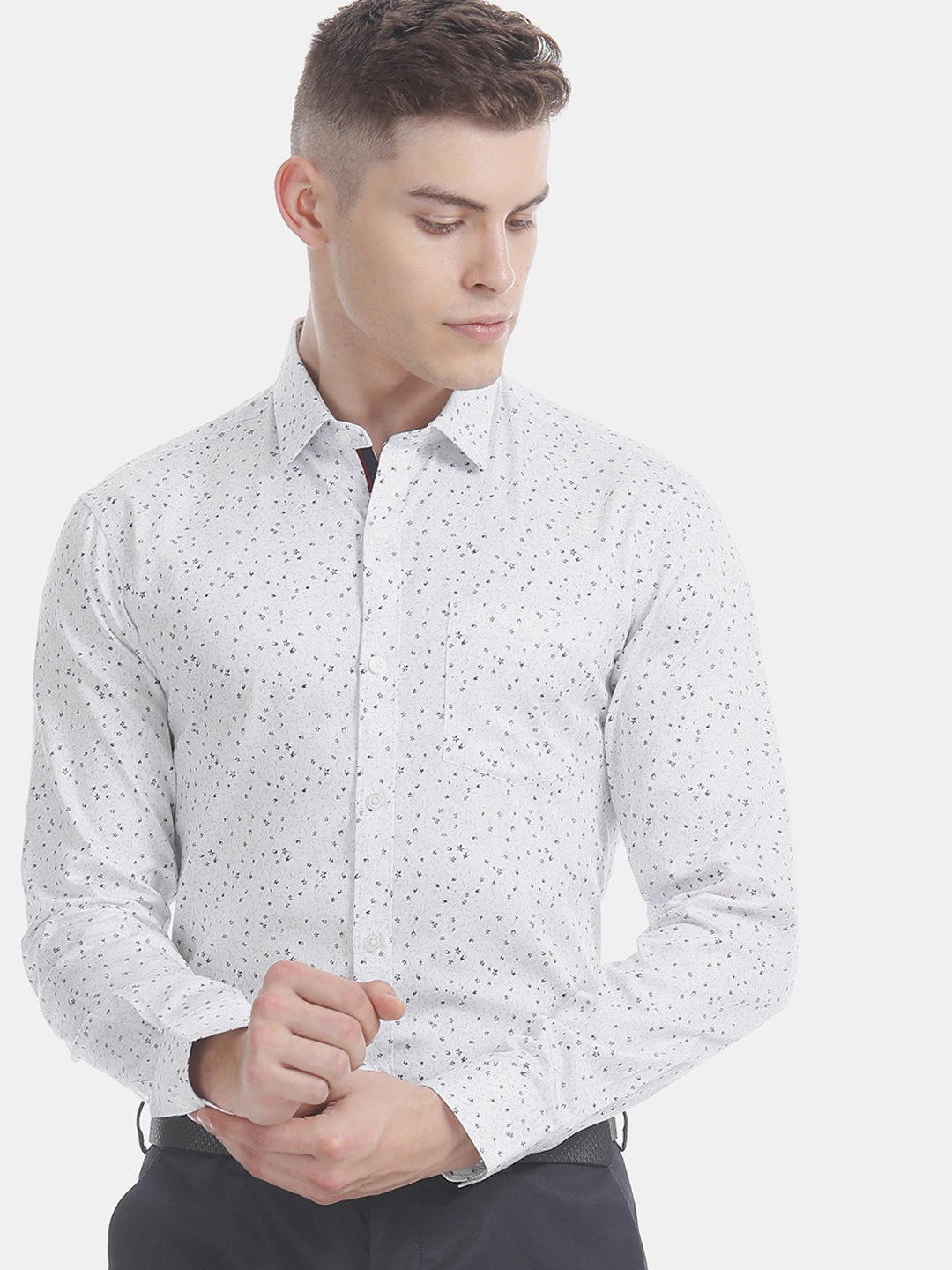 

Excalibur Men White & Navy Blue Slim Fit Printed Formal Shirt