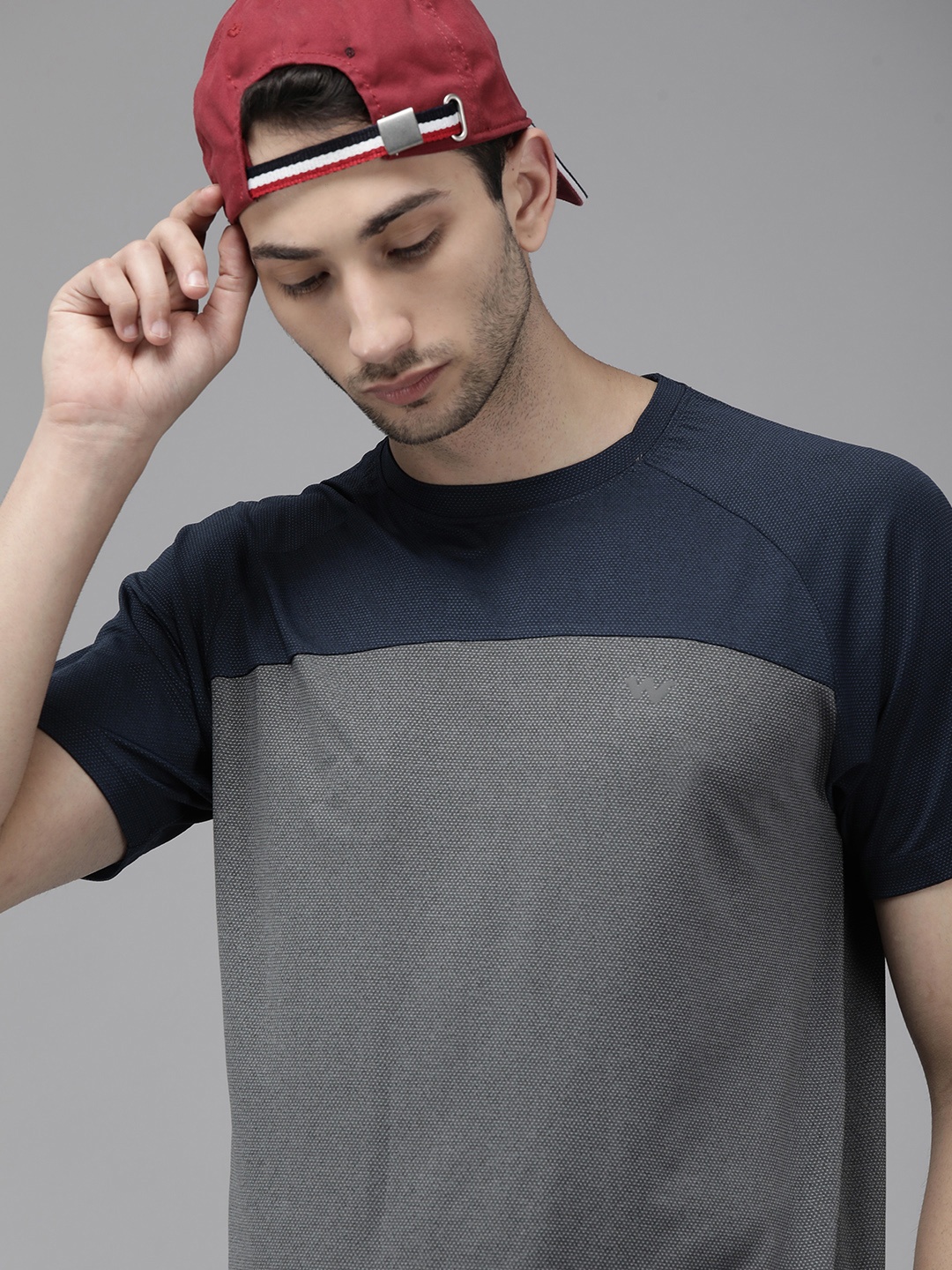 

Wildcraft Men Grey & Blue Colourblocked T-shirt