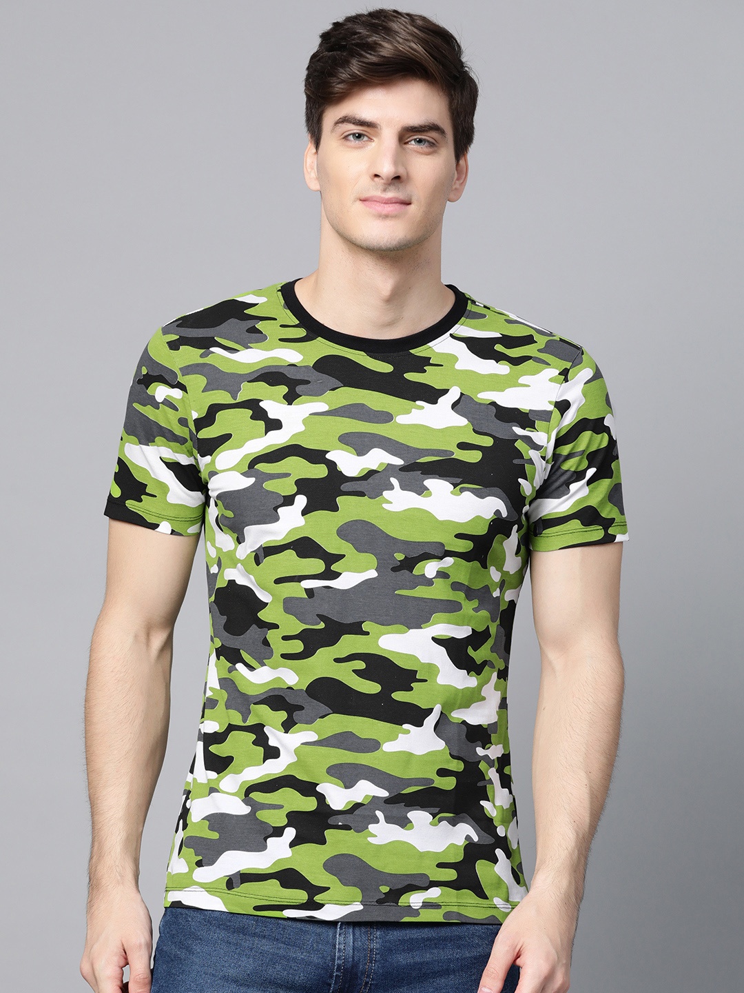 

ManQ CASUAL Men Green & Black Camouflage Print Round Neck T-shirt