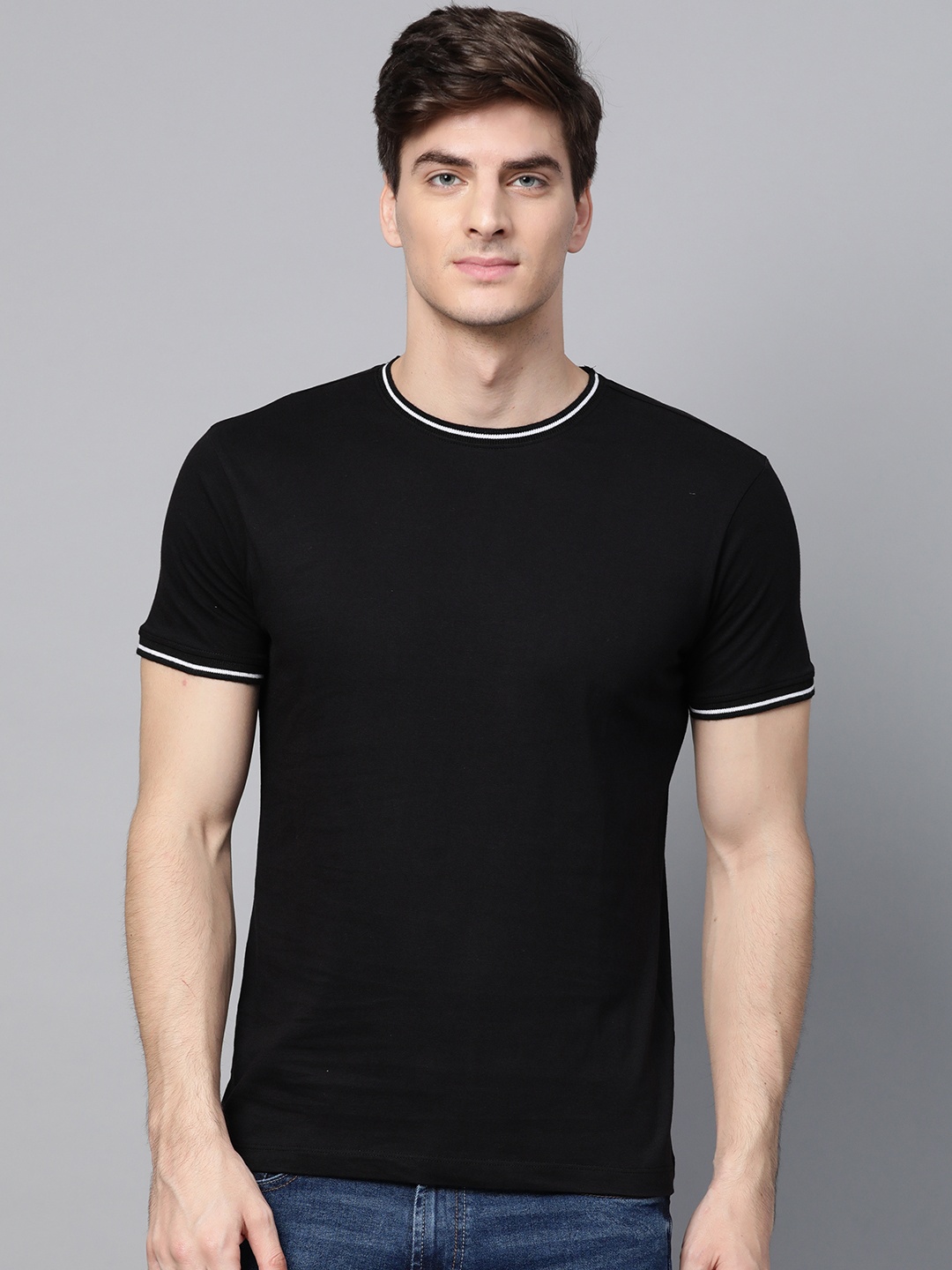 

ManQ CASUAL Men Black Solid Round Neck T-shirt