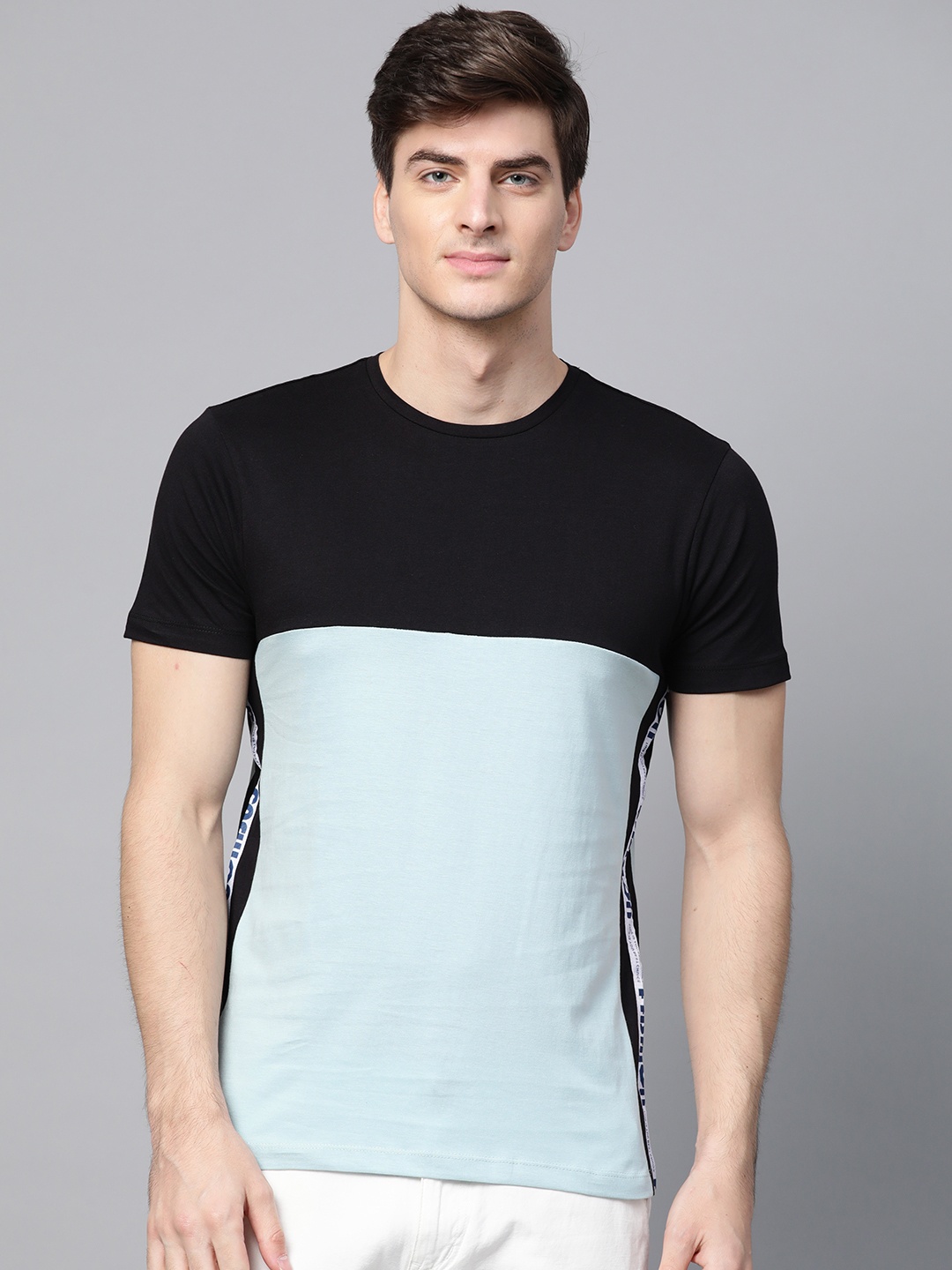 

ManQ CASUAL Men Blue & Black Colourblocked Round Neck T-shirt
