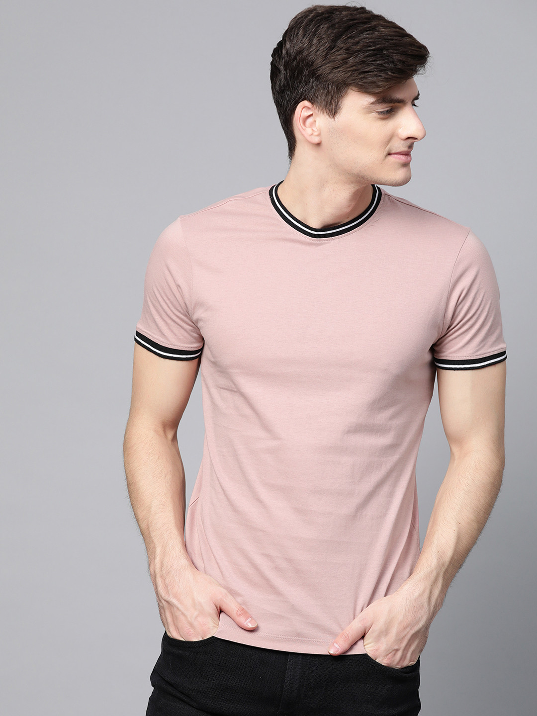 

ManQ CASUAL Men Pink Solid Round Neck T-shirt