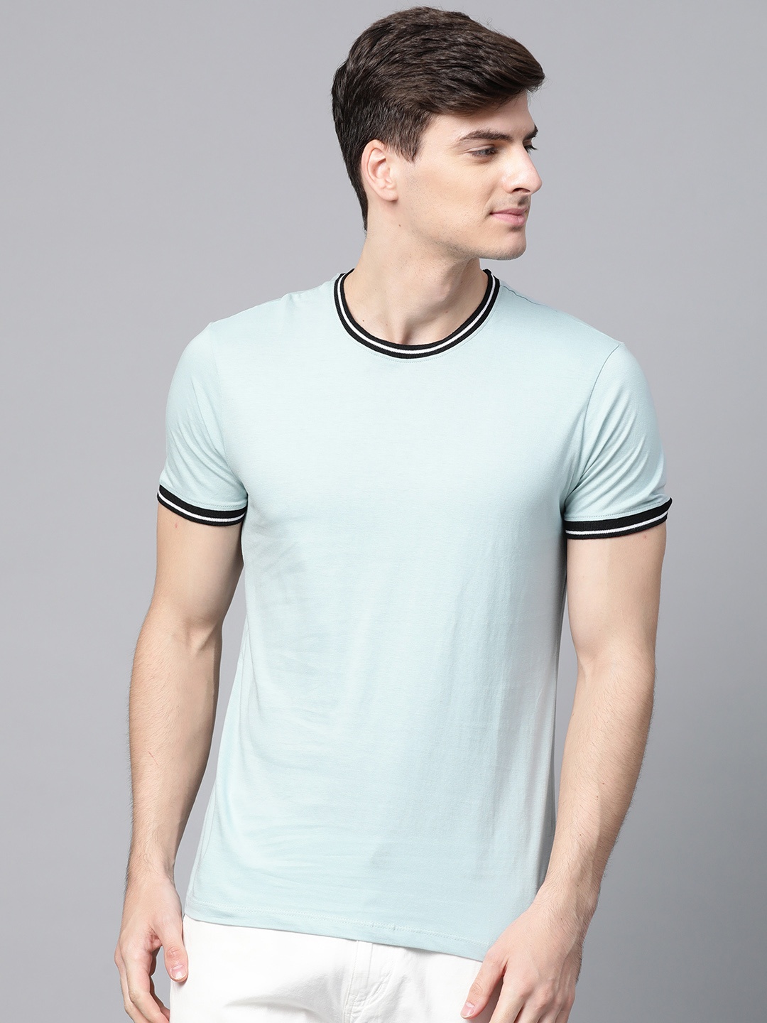 

ManQ CASUAL Men Blue Solid Round Neck T-shirt