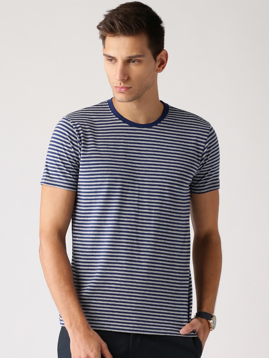 

ether Men Blue Striped Round Neck T-shirt