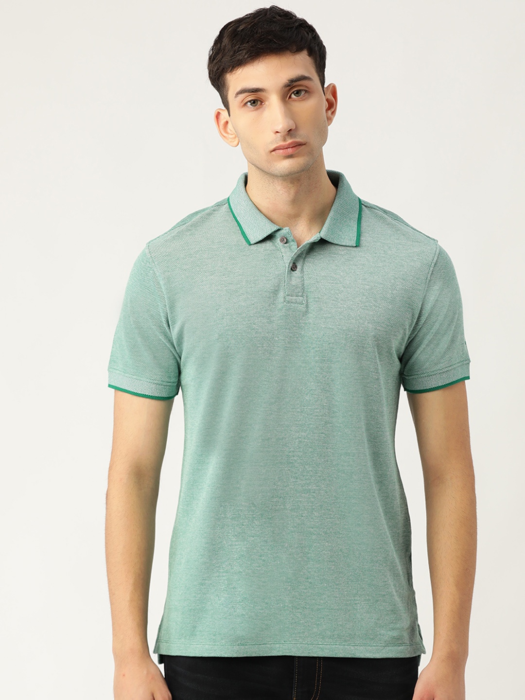 

ether Men Green Solid Polo Collar T-shirt