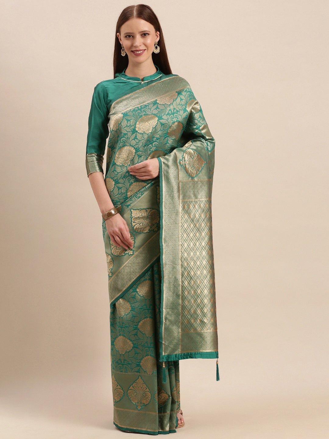 

Mitera Green & Gold-Toned Silk Blend Woven Design Kanjeevaram Saree