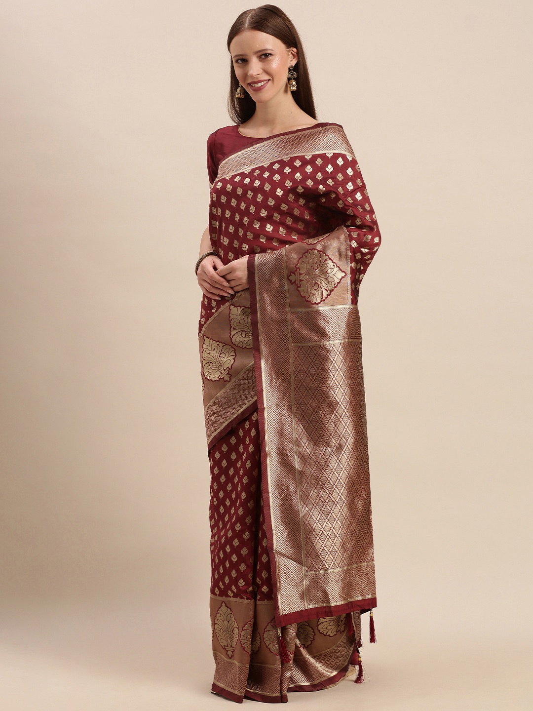 

Mitera Maroon & Gold-Toned Silk Blend Woven Design Kanjeevaram Saree