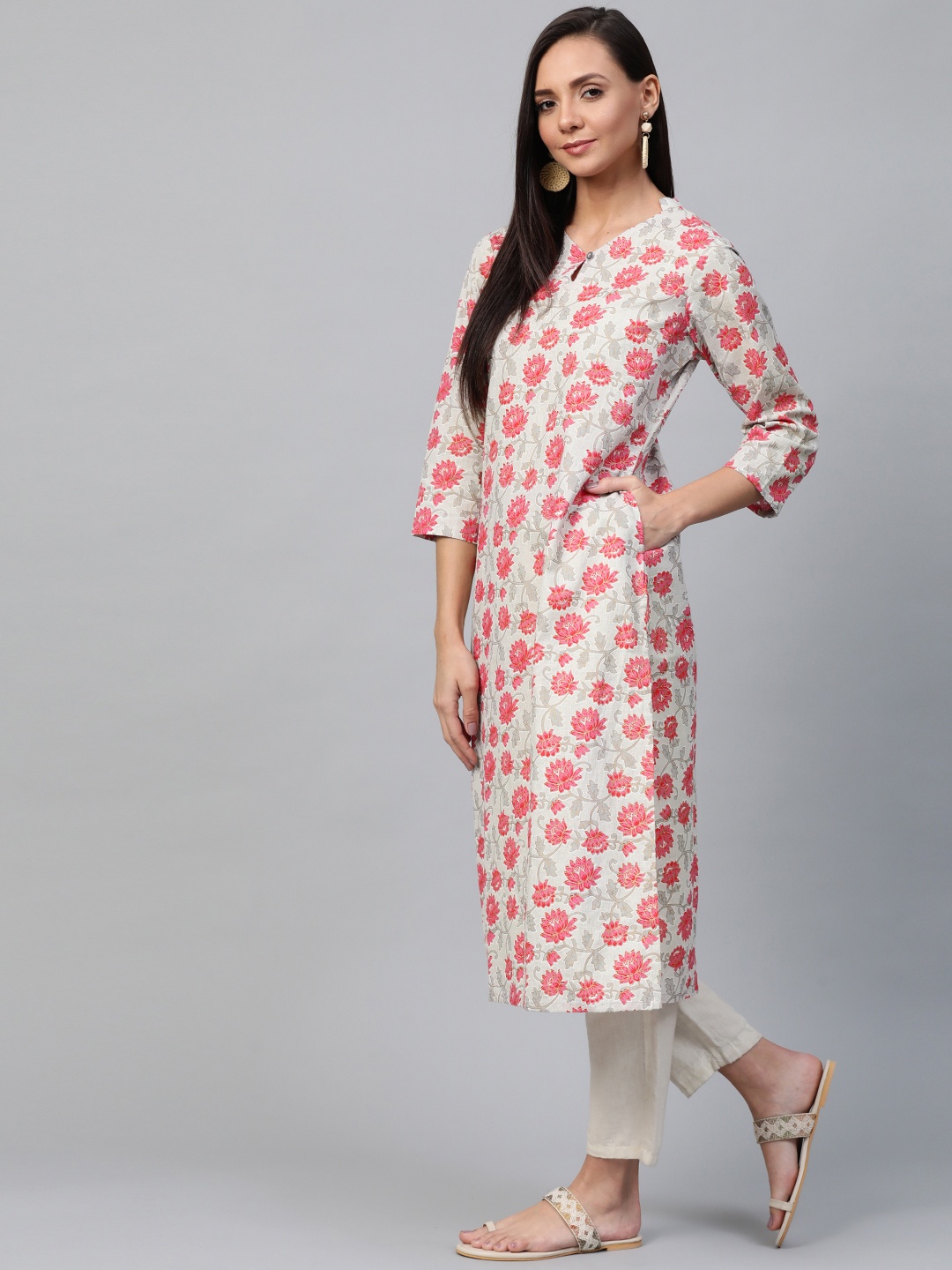 

Sangria Women Grey & Pink Floral Print Straight Kurta