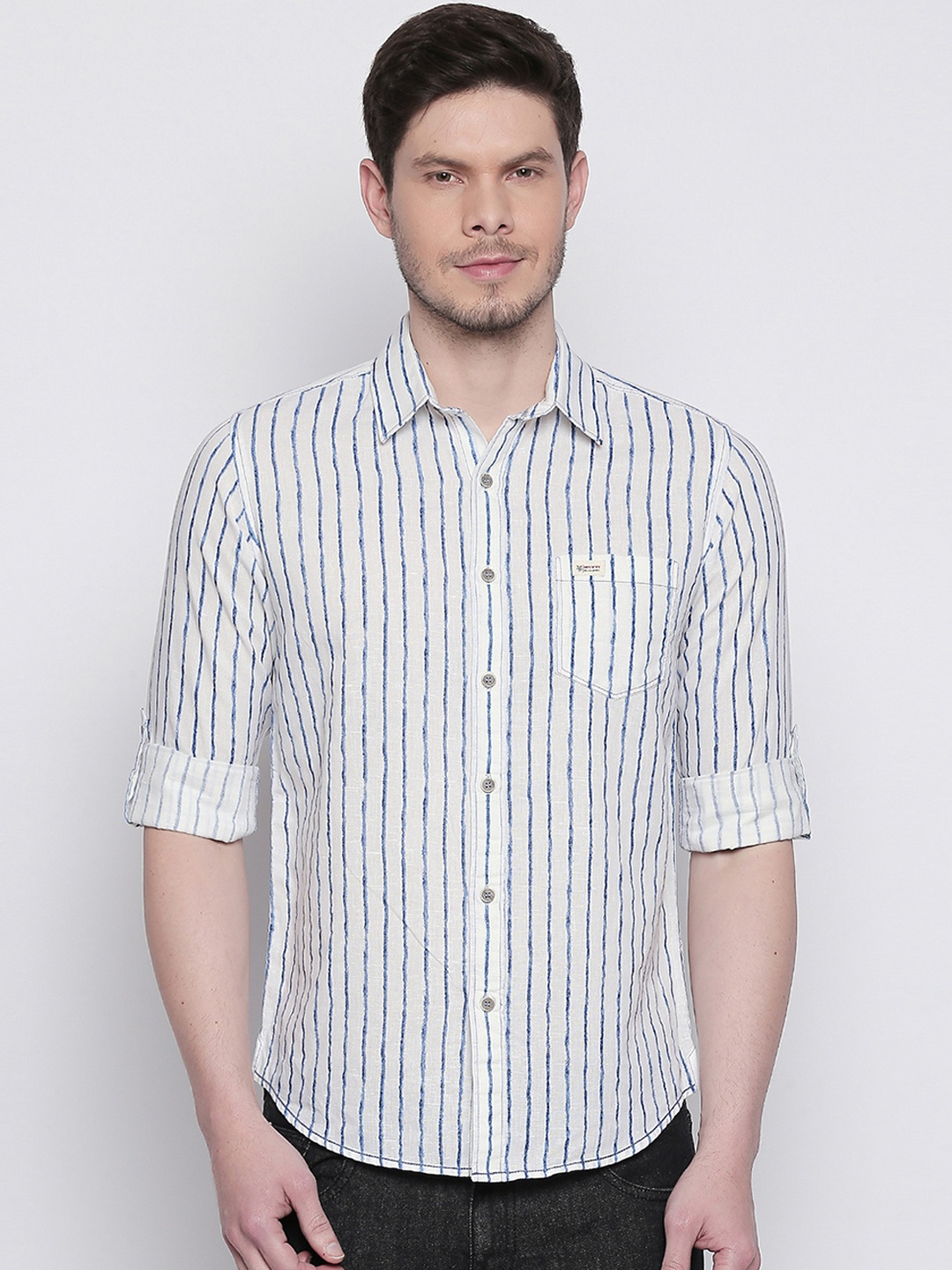 

Mufti Men White & Blue Slim Fit Striped Cotton Linen Casual Shirt