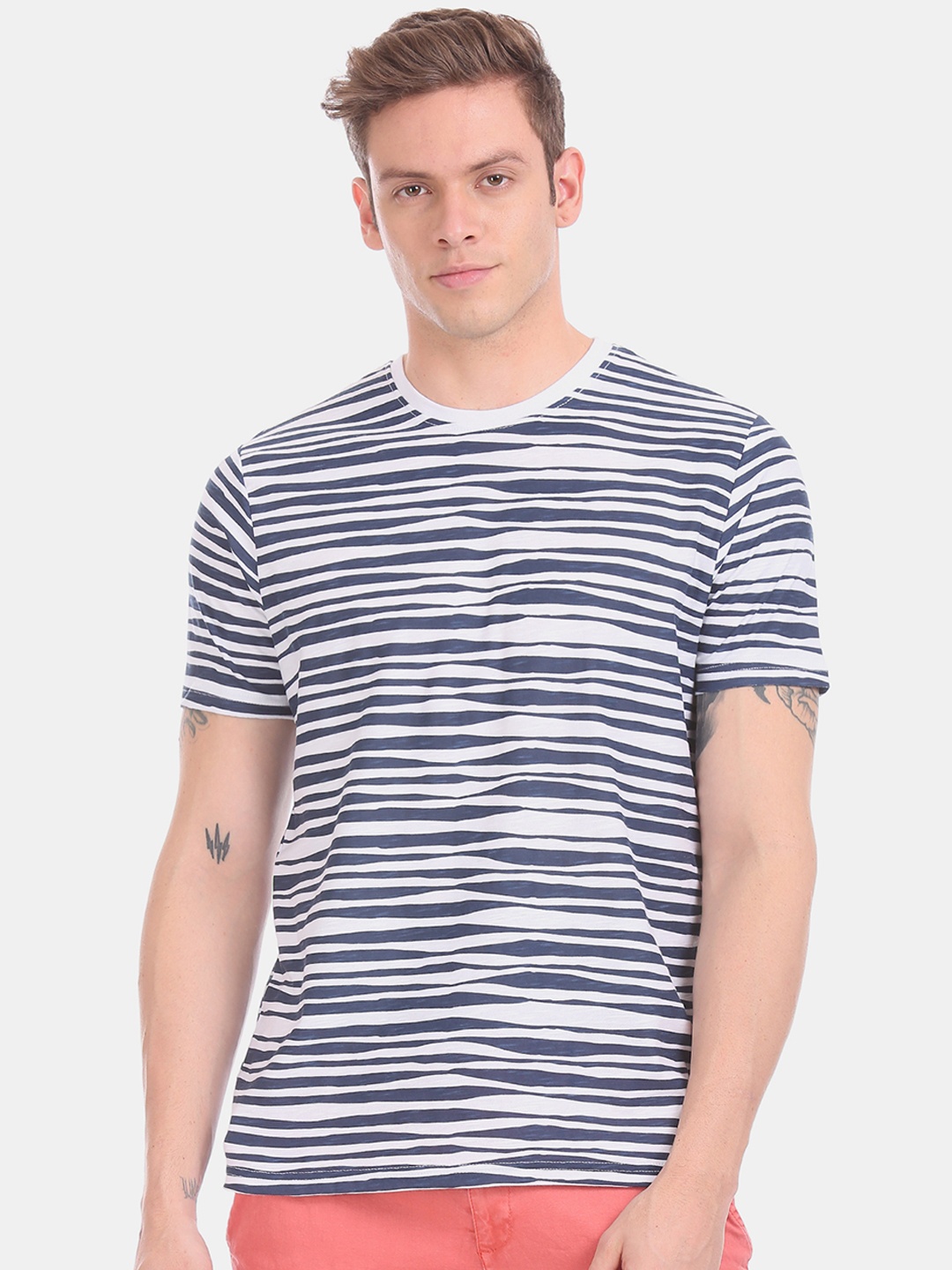 

Cherokee Men White Blue Striped Round Neck Pure Cotton T-shirt