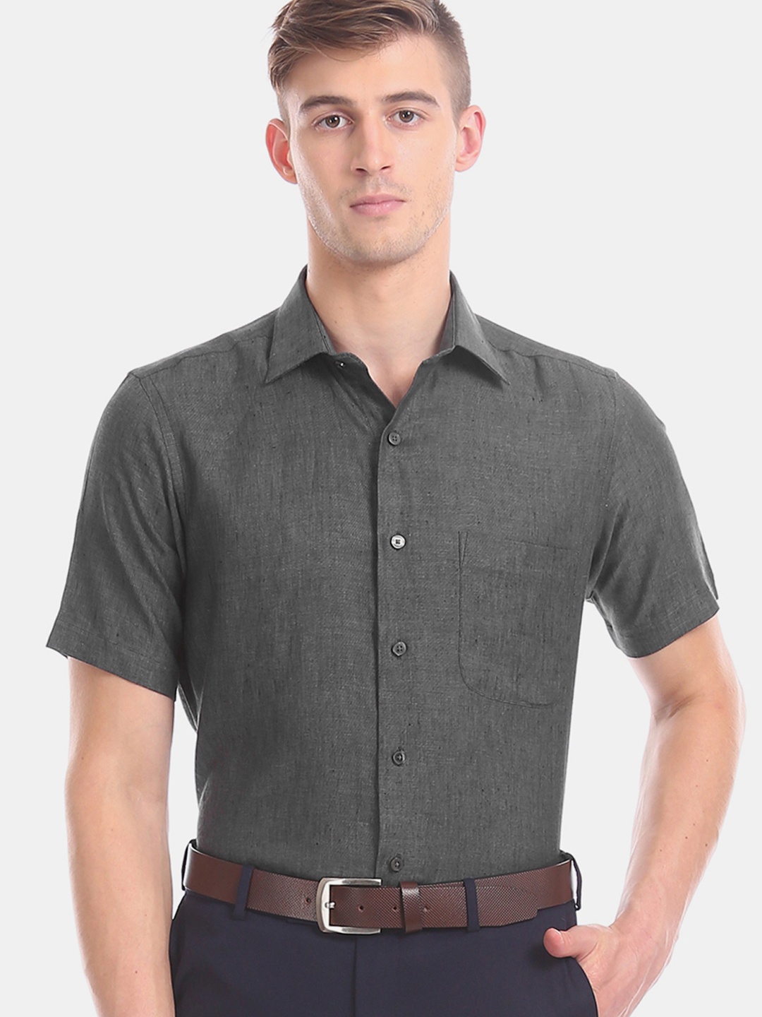 

Arrow Men Grey Regular Fit Solid Linen Casual Shirt