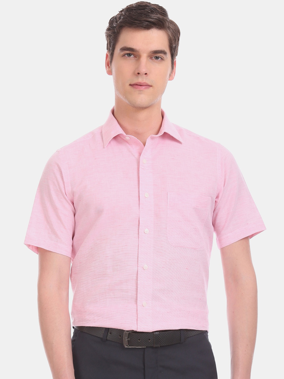 

Arrow Men Pink Regular Fit Solid Formal Shirt