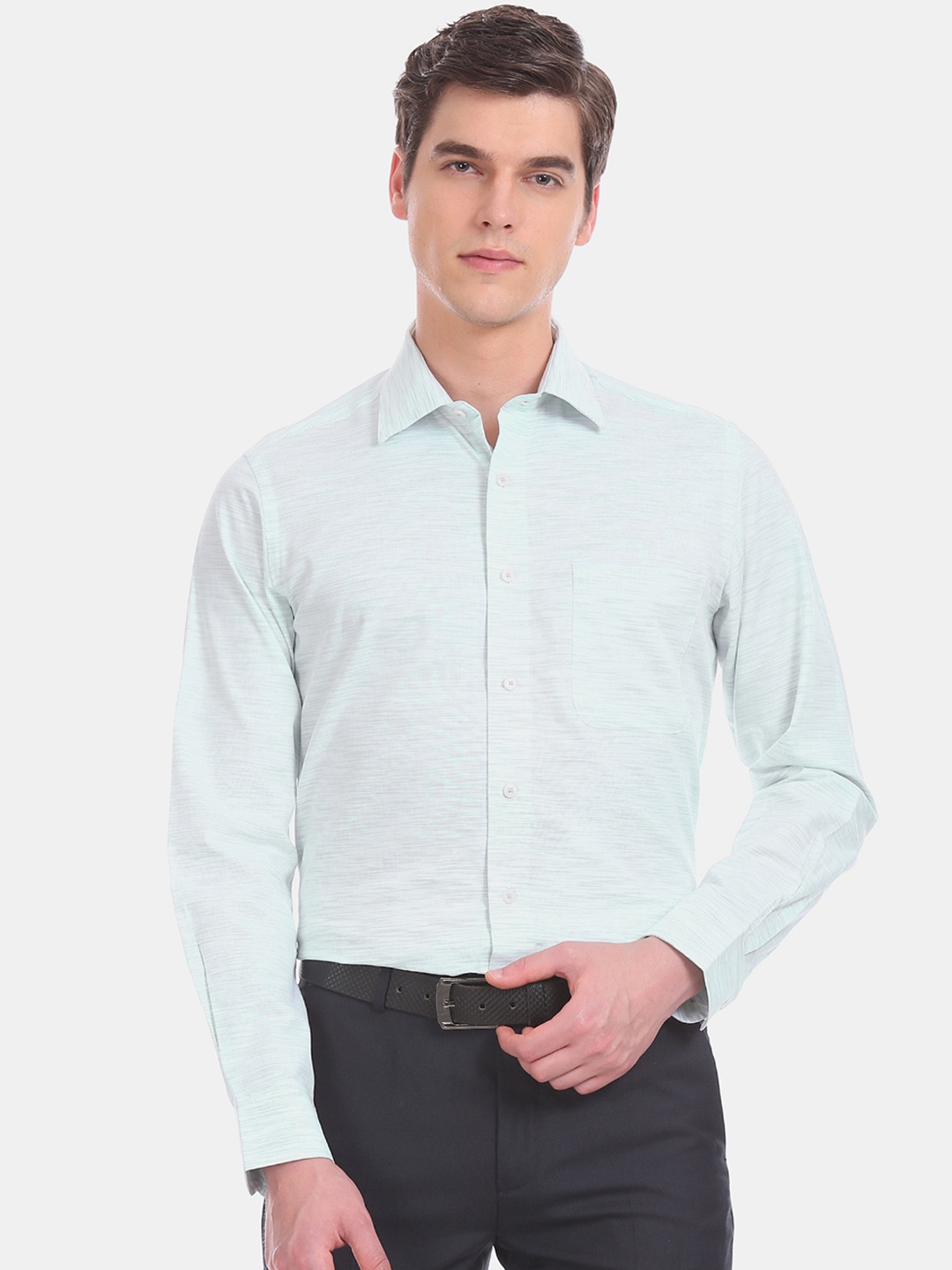 

Arrow Men Green Regular Fit Solid Formal Shirt
