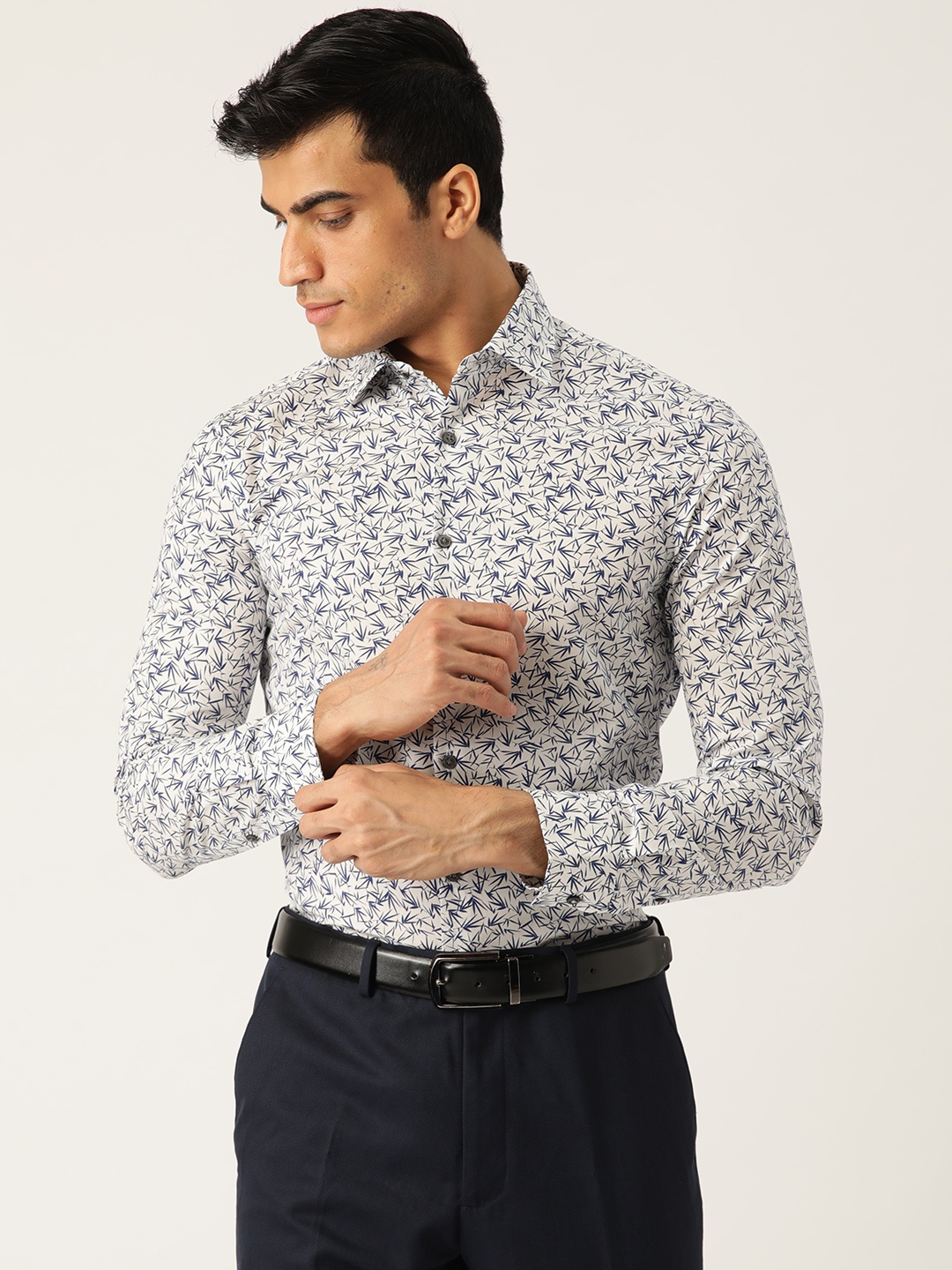 

Marks & Spencer Men White & Navy Blue Slim Fit Easy To Iron Printed Formal Shirt
