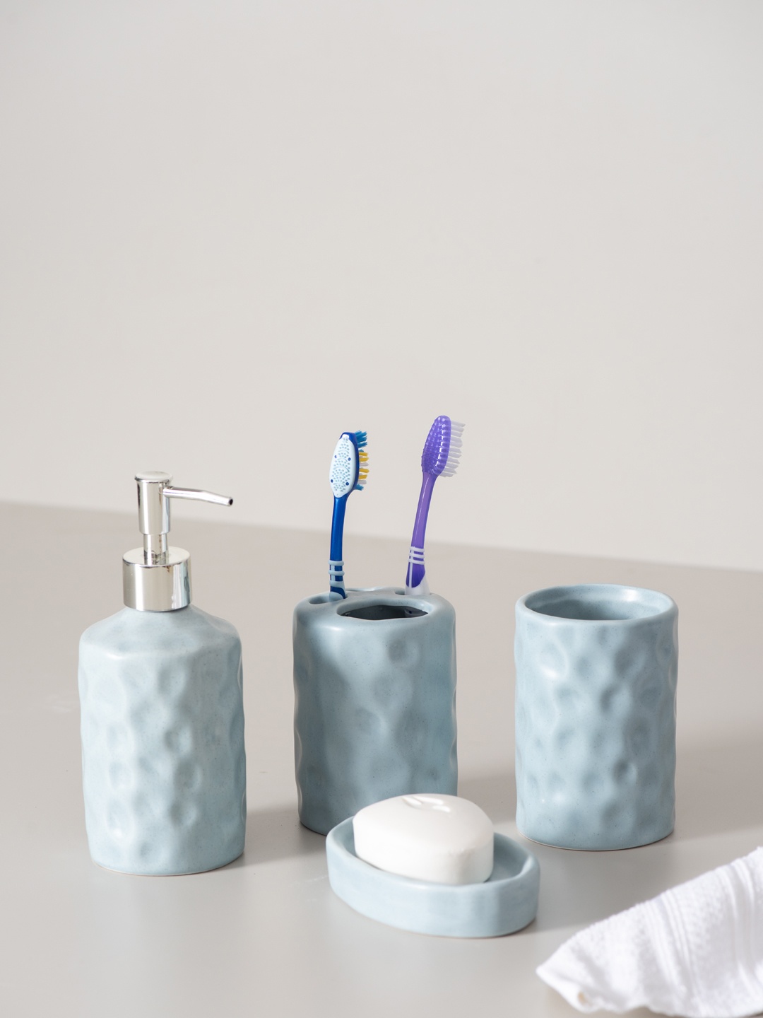 

The Decor Kart Blue Set of 4 Bathroom Accessories