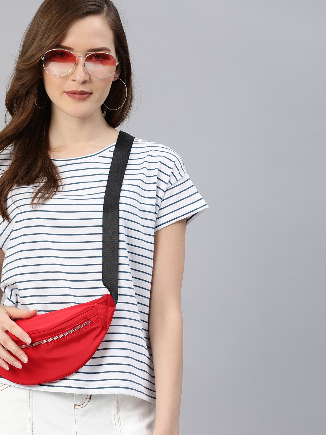 

HERENOW Women White Navy Blue Striped Round Neck Pure Cotton T-shirt