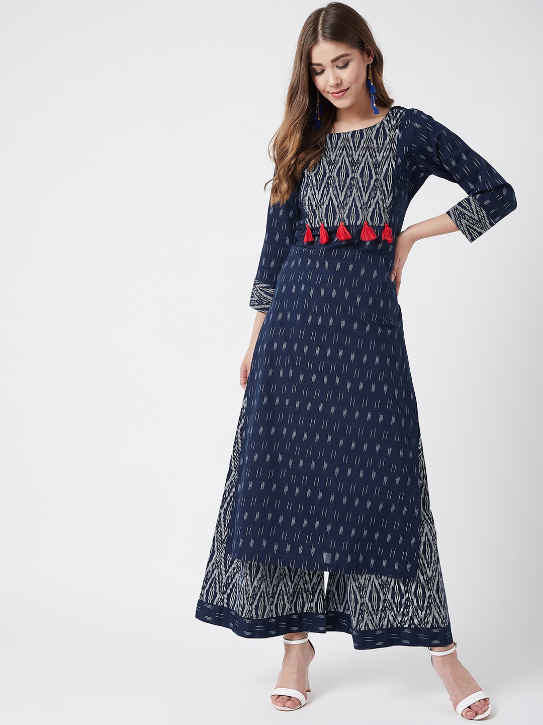 

Tissu Women Navy Blue & White Printed Kurta with Palazzos