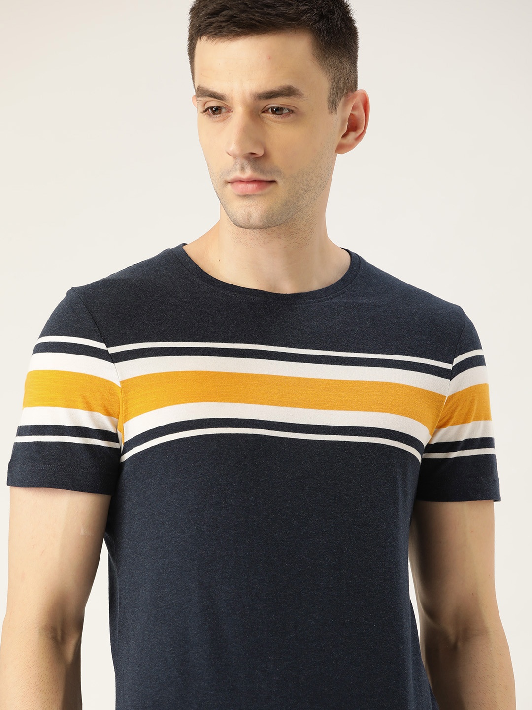 

ether Men Navy Blue & White Striped Round Neck T-shirt