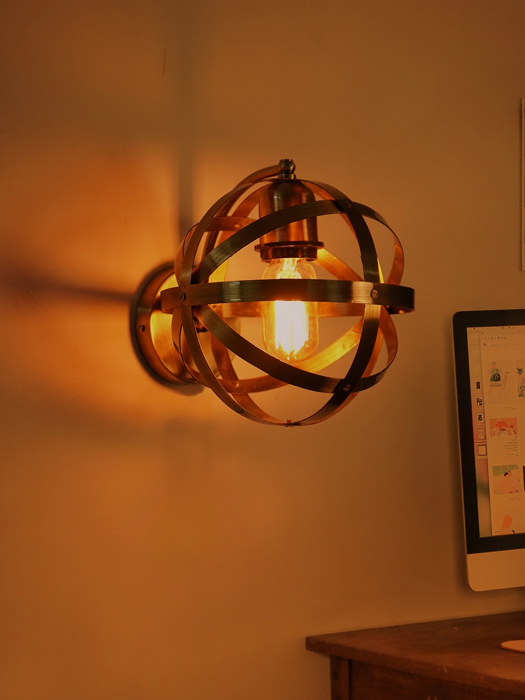 

Fos Lighting Gold Toned Wall Lamp with Shade