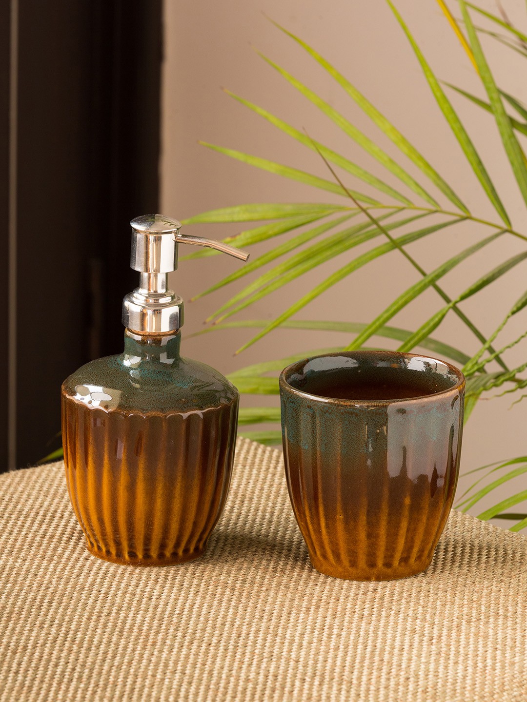 

ExclusiveLane Set of 2 Brown Striped Pottery Ceramic Bathroom Accessory Set