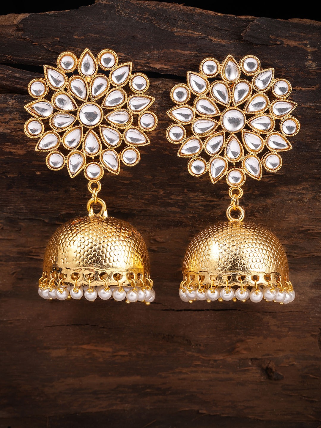 

Zaveri Pearls Gold-Plated Kundan & Pearls Studded Jhumkas