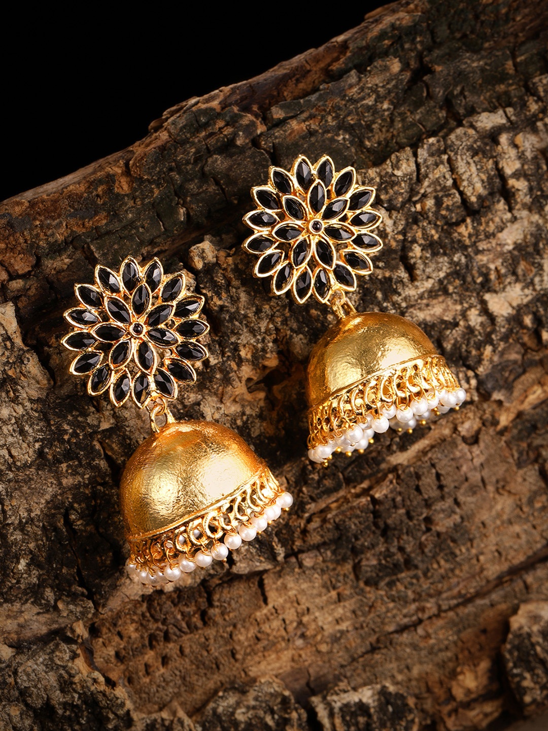 

Zaveri Pearls Gold-Plated & Black Dome Shaped Jhumkas