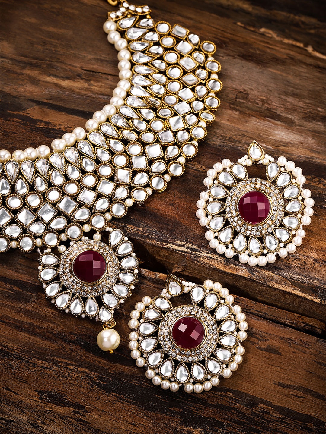 

Zaveri Pearls Women Gold-Plated Antique Kundan & Pearls Bridal Jewellery Set