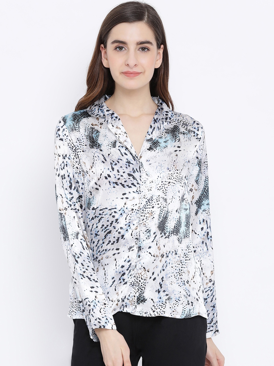 

Oxolloxo Women Silver-Toned Printed Shirt Style Top