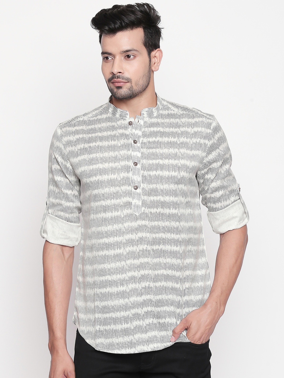 

indus route by Pantaloons Men White & Black Striped Straight Kurta