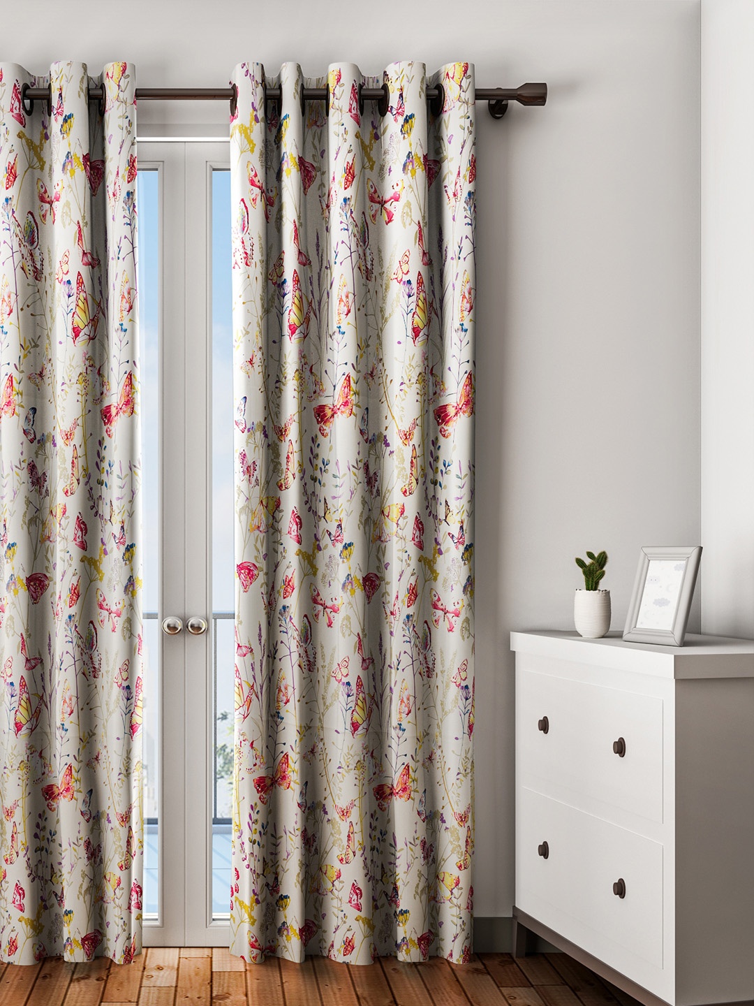 

URBAN DREAM Cream-Coloured Floral Single Long Door Curtain