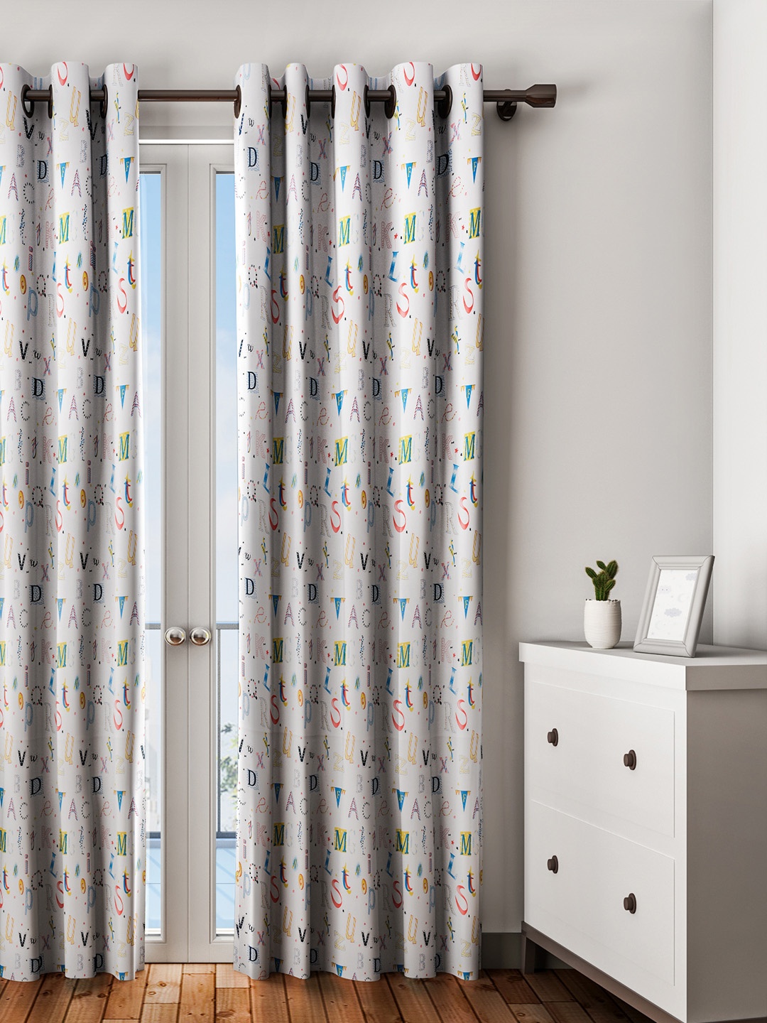 

URBAN DREAM White Single Long Door Curtain