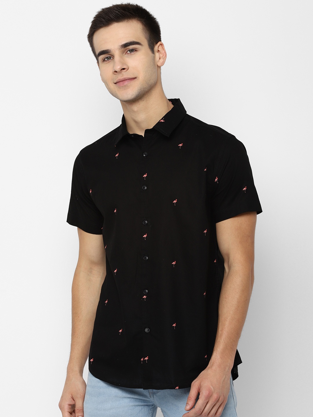 

People Men Black & Pink Regular Fit Printed Casual Shirt