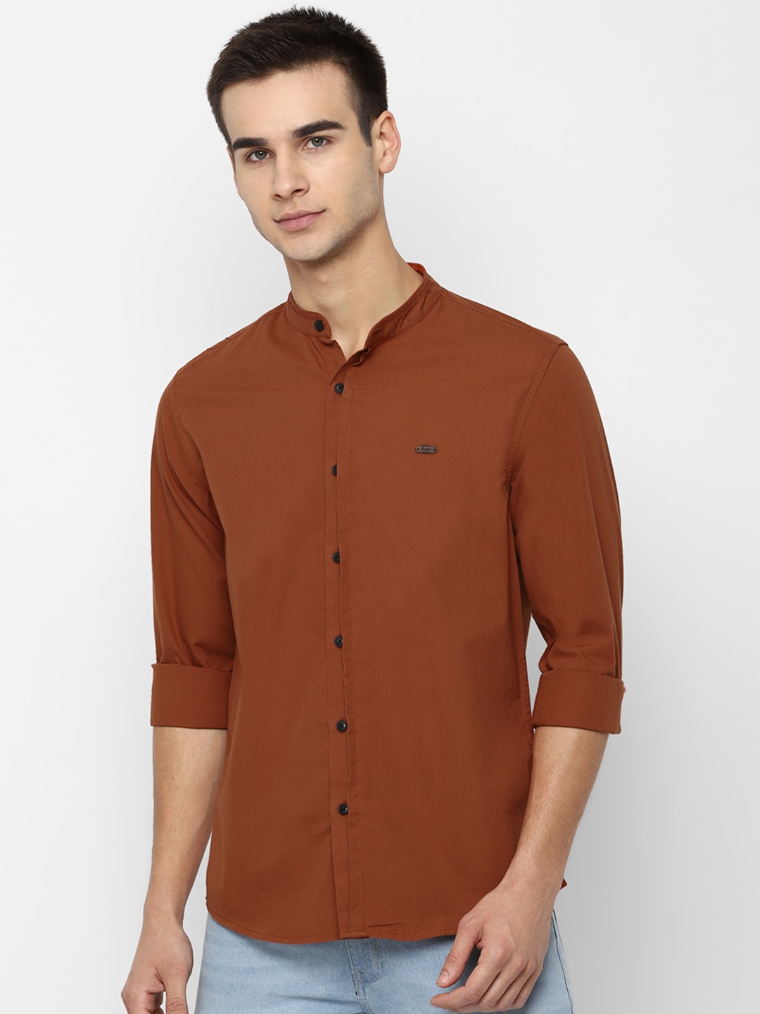 

People Men Rust Brown Regular Fit Solid Casual Shirt