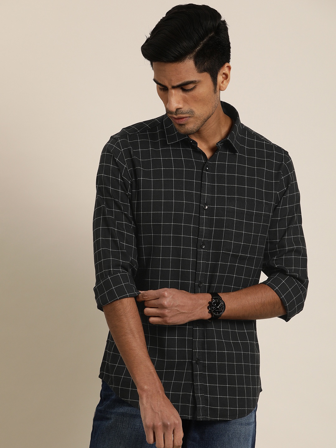 

INVICTUS Men Black & White Slim Fit Checked Casual Shirt