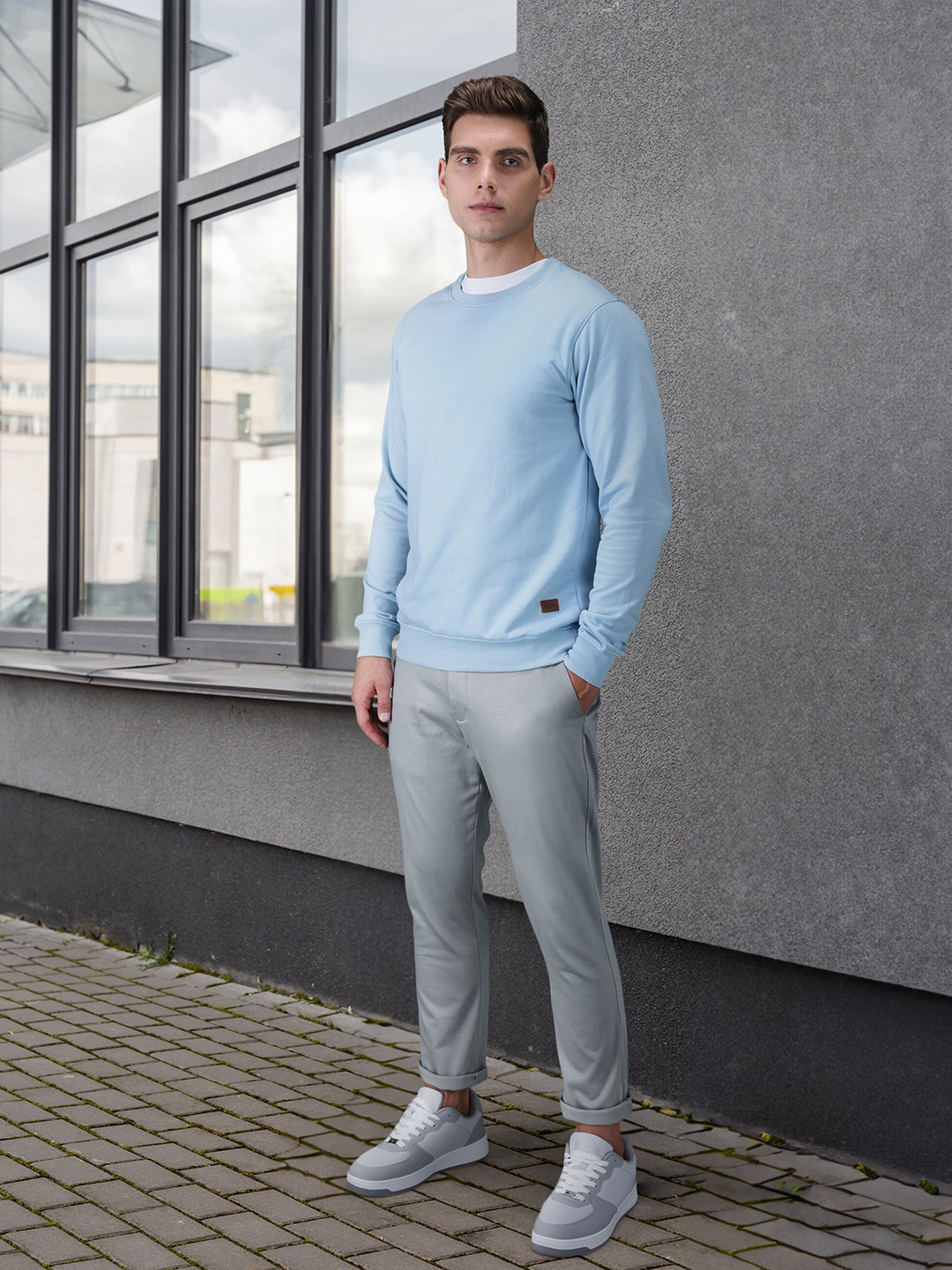 

INVICTUS Men Grey Regular Fit Solid Anti Microbial Trousers