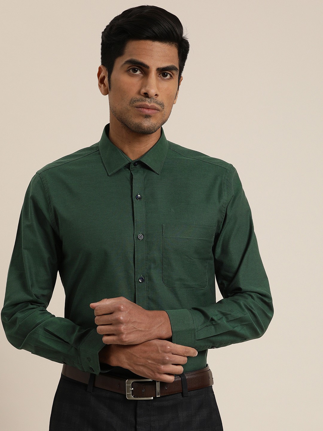 

INVICTUS Men Green Slim Fit Solid Formal Shirt